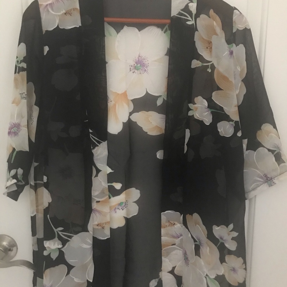 Black floral duster